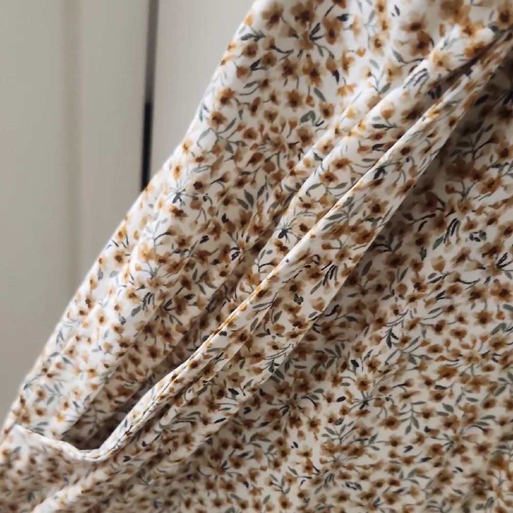 Old Navy Tan Floral Maxi Dress - Picture 4 of 9